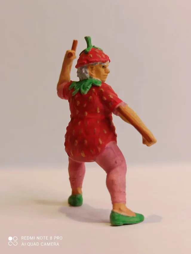 Flipada de los Ninjas vestida de Fresa