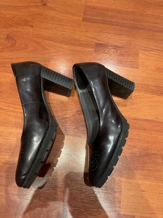 Zapatos de tacón, tipo salón, negros