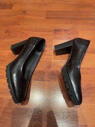 Zapatos de tacón, tipo salón, negros