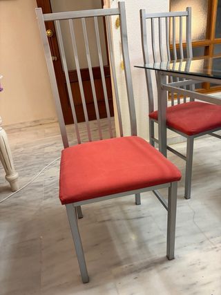Mesa comedor cristal y metal con 4 sillas