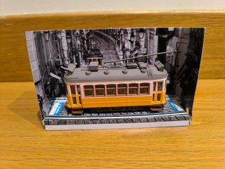 Tranvía amarillo miniatura Lisboa