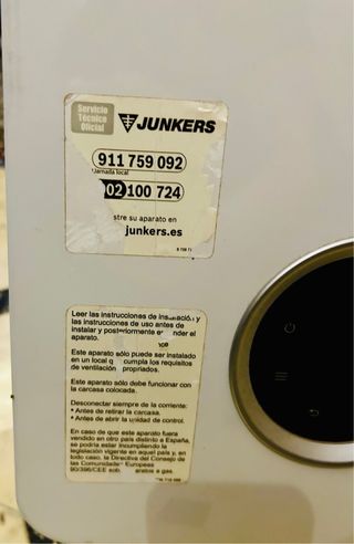 Calentador de agua Junkers blanco