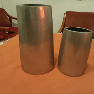 2 Jarrones Metálicos Modernos Plateados