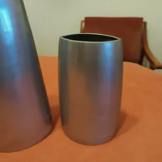 2 Jarrones Metálicos Modernos Plateados