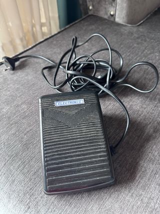 Máquina de coser AEG NM791