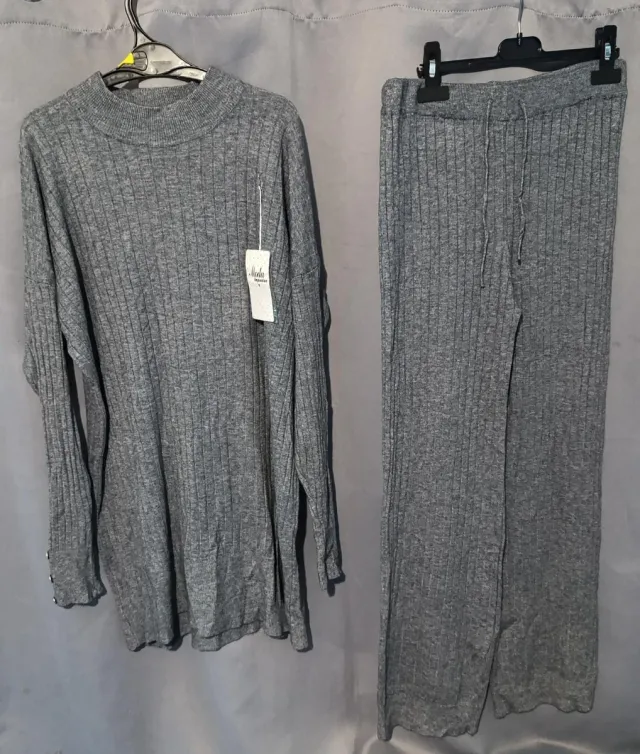 Se vende Conjunto mujer gris talla xxl nuevo 15€