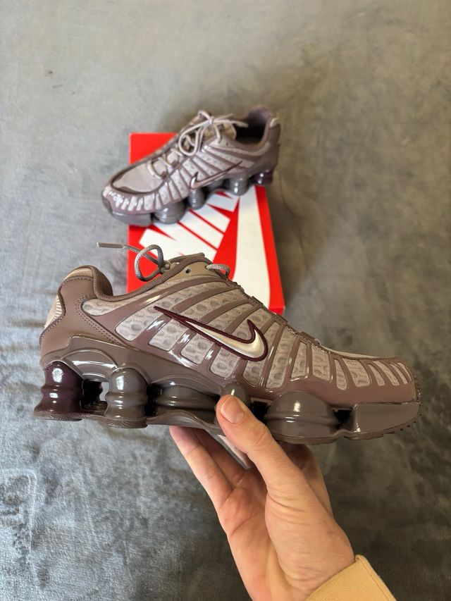 Nike Shox TL Pumice Black Maroon T 39 New