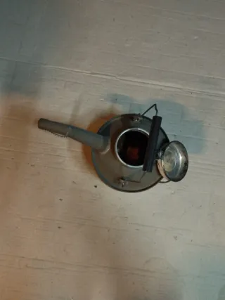 Tanica in latta con beccuccio