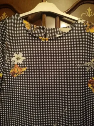 Vestido estampado floral manga acampanada