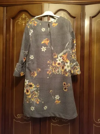 Vestido estampado floral manga acampanada