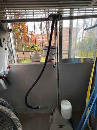 Centro de planchado con ruedas