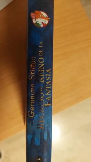Regreso al Reino de la Fantasía: ¡Libro con olo...