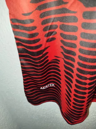 Camiseta Castore Talla L NUEVA CON ETIQUETA