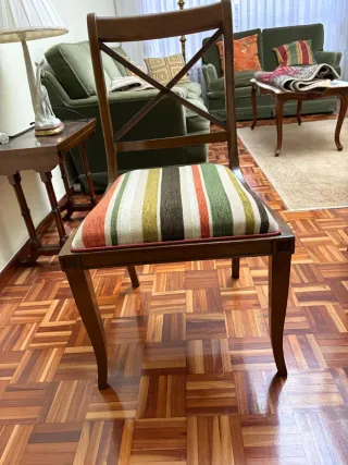 4 Sillas de Comedor. 40€ cada una