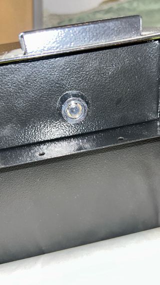 Caja Fuerte Metálica Negra con Llave