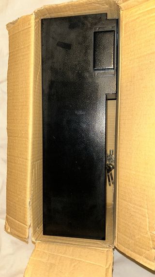 Caja Fuerte Metálica Negra con Llave