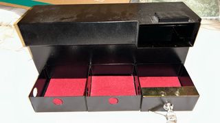 Caja Fuerte Metálica Negra con Llave