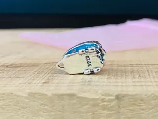 Charm | Barco Azul en remolque
