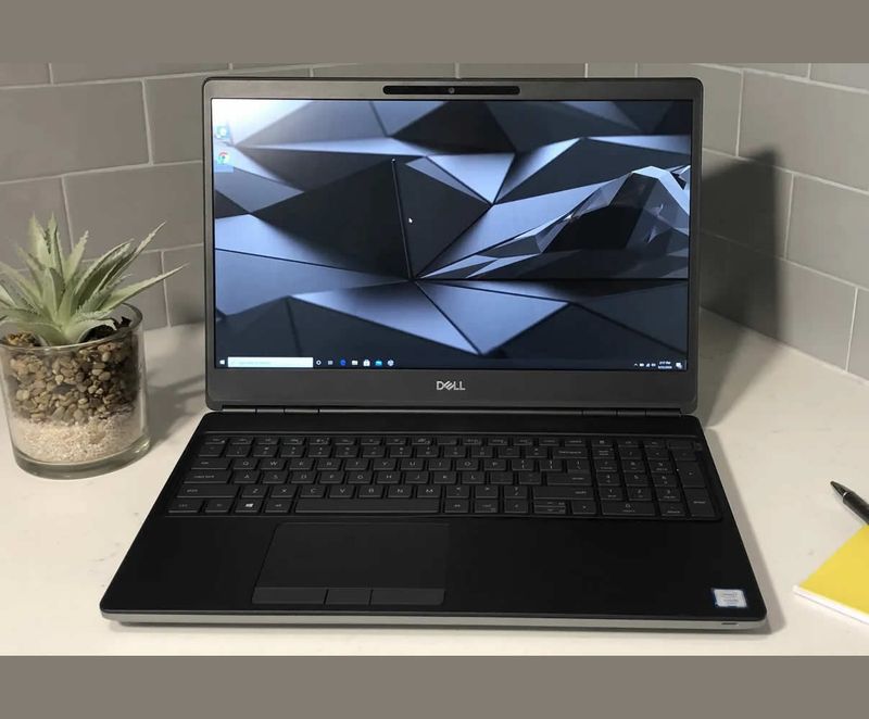 Portátil Dell 7550 i7 10a 64Gb RAM Nvidia T2000