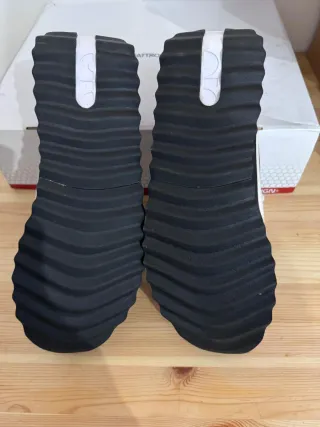 Zapatillas Nike Air Max Dawn Negras y Blancas