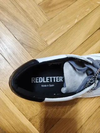 Zapatillas Redletter Blancas y Grises