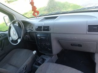 Ford Transit Connect 2005