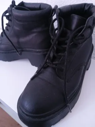 Botines negros con plataforma talla 39