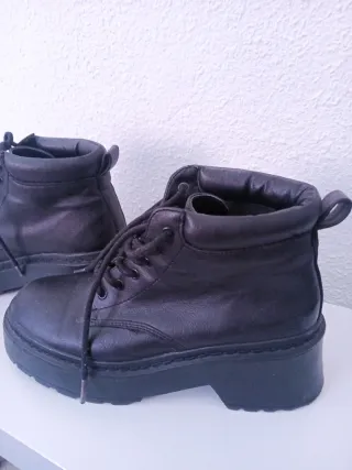 Botines negros con plataforma talla 39