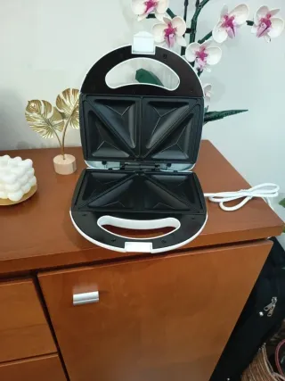 Sanduicheira Kunft Branca