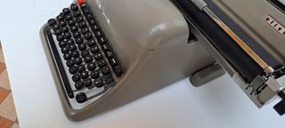 Macchina da scrivere Olivetti Lexikon 80 Vintage 1