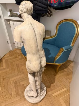 Figura de piedra ideal para un jardin o piscina