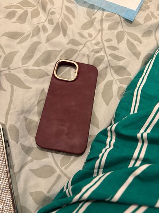 Funda iPhone 15 elago