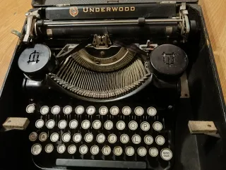 Máquina de escribir antigua