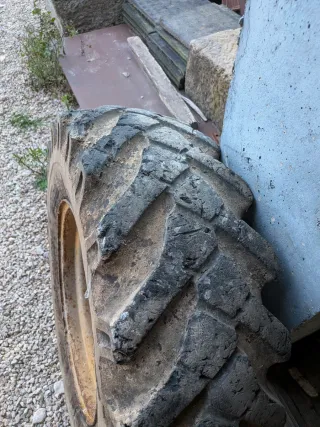 Ruedas Delanteras Caterpillar 432