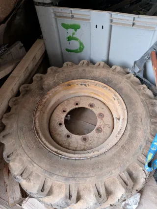 Ruedas Delanteras Caterpillar 432