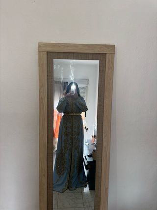 Tekchita Caftán Marroquí Azul y Dorado