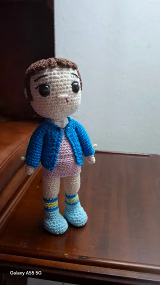 Muñeca de crochet estilo Eleven