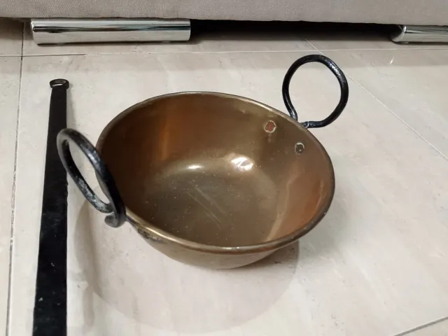 Salten y perol de cobre vintage