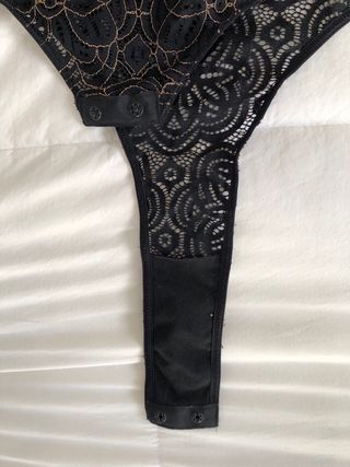 Top encaje negro y dorado