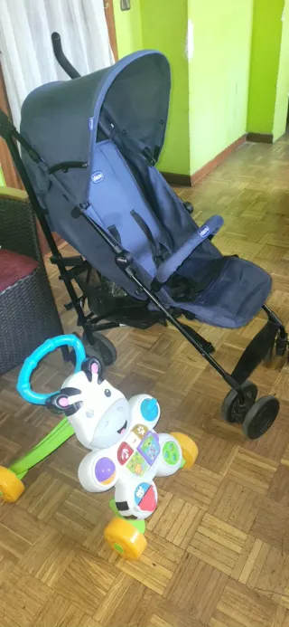 Cochecito Chicco y correpasillos