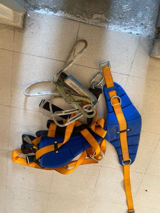 Arnés de seguridad para trabajos en altura