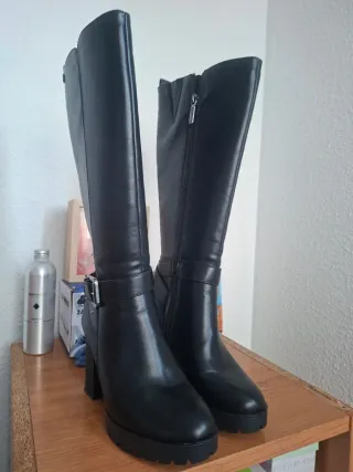 Botas de tacón altas negras