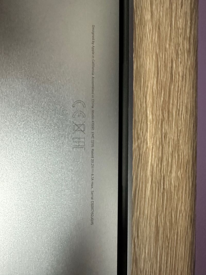 MacBook Pro A1990 15 Plata/Gris Espacial afbeelding 3