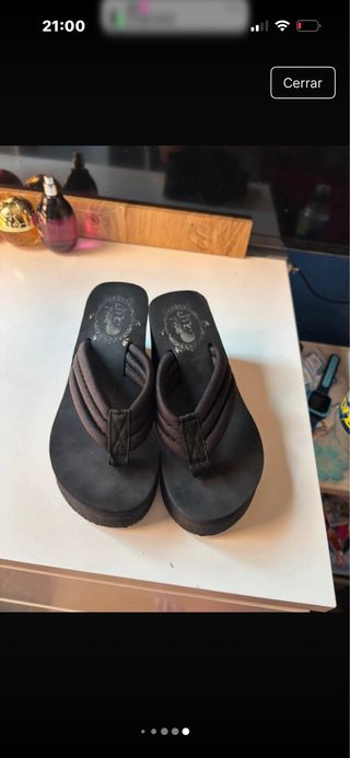 Chanclas de cuña negras