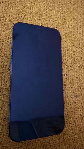 iPhone 12 Pro Max, capacidad 128GB y azul marino