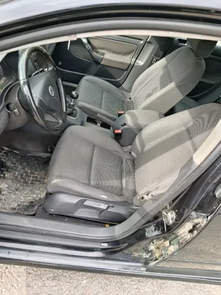 Volkswagen Golf 2004