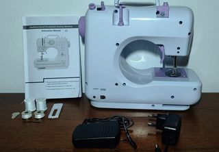 Máquina de coser multifuncional - A estrenar