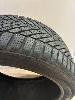 Pirelli Scorpion Winter 2 255/40 R21 102V XL