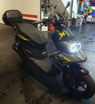 Moto Keeway Fact Evo 50X Negra/Amarilla