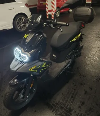 Moto Keeway Fact Evo 50X Negra/Amarilla